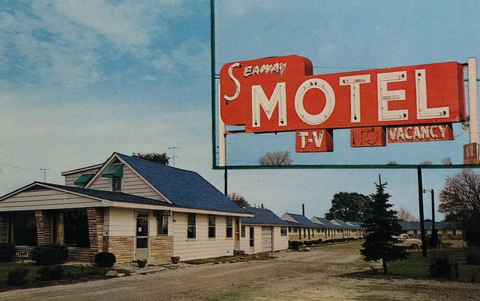 Seaway Motel - Old Postcard Photo (newer photo)